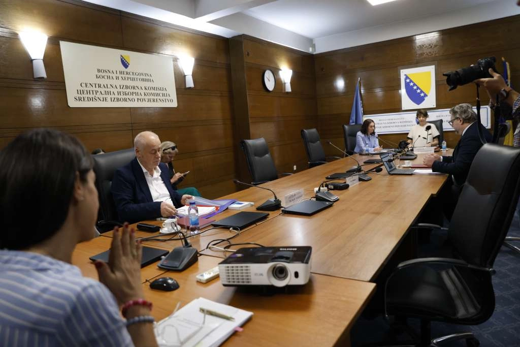 CIK BiH bi trebao u roku od 90 dana raspisati prijevremene izbore za predsjednika RS